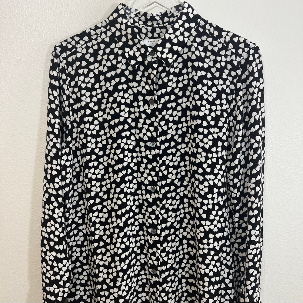 EQUIPMENT Essential Silk Heart-Print button down blouse black and white - Picture 2 of 7
